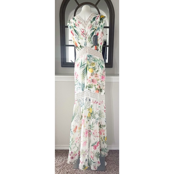 Tadashi Shoji Floral Pleat Chiffon Trumpet Gown White Floral, Size 10 NWT $588 - Picture 7 of 17